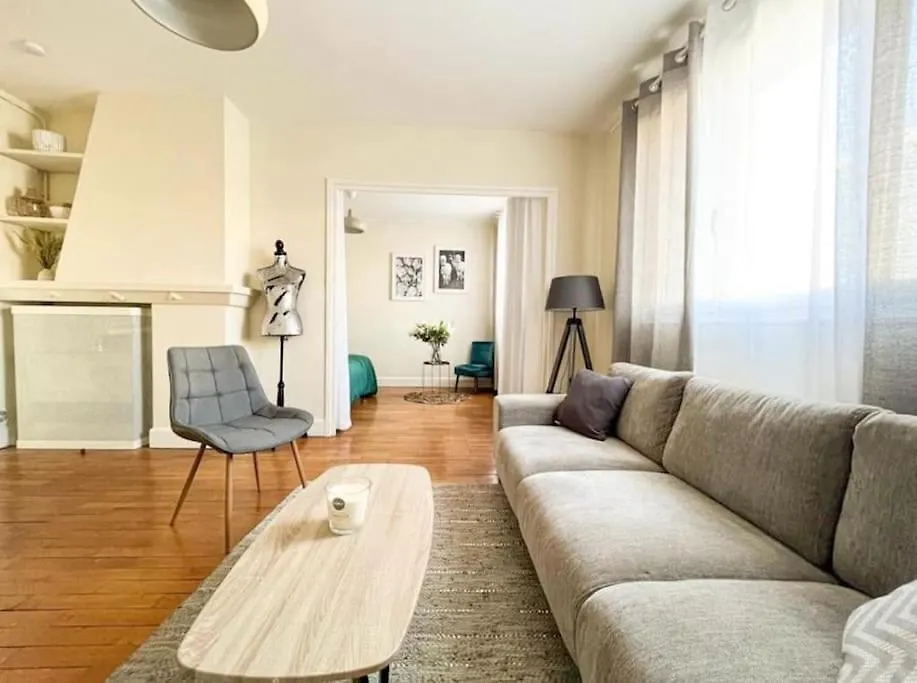 Suite Topaze By Stack  Lyon 0*,